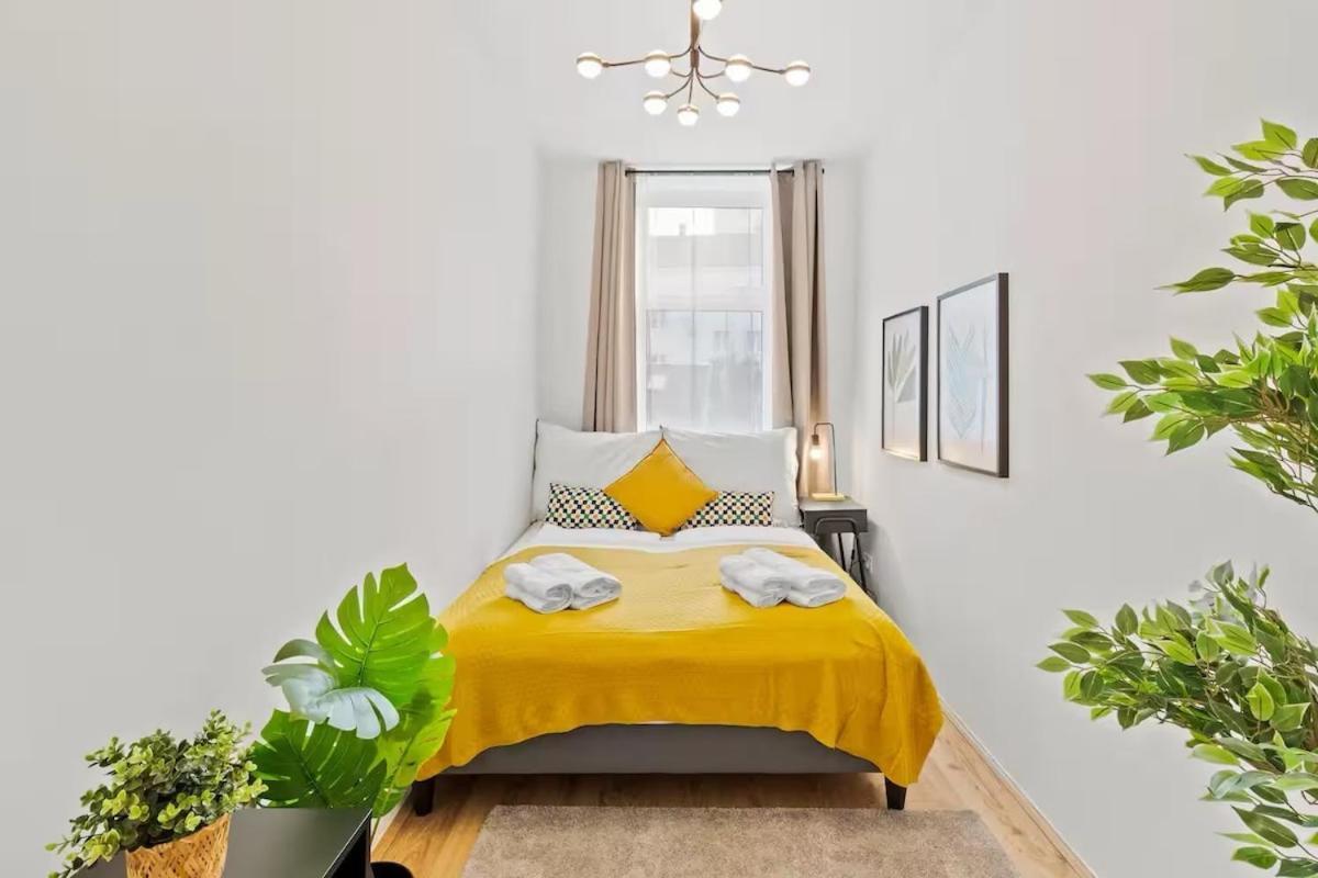 Apartment For Big Groups I Wifi I 5 Min To Subway