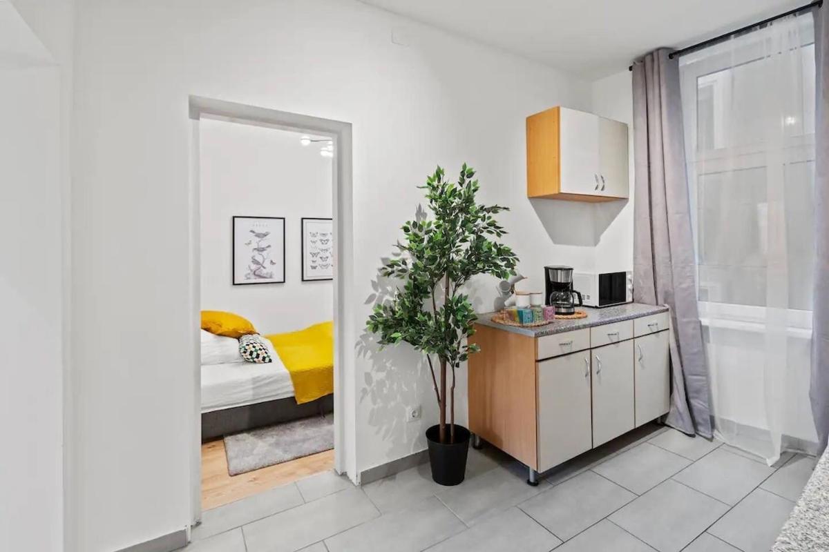 For Big Groups I Wifi I 5 Min To Subway Apartment *
