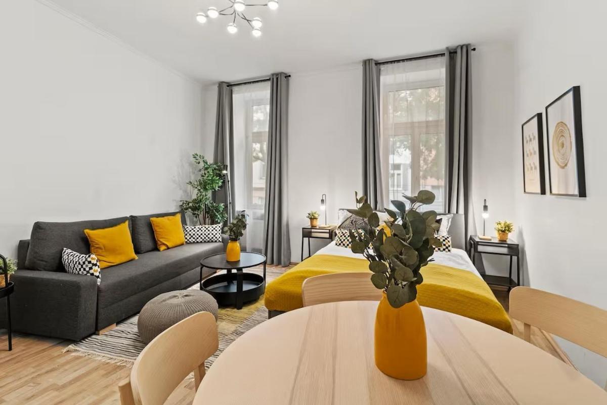For Big Groups I Wifi I 5 Min To Subway Apartment