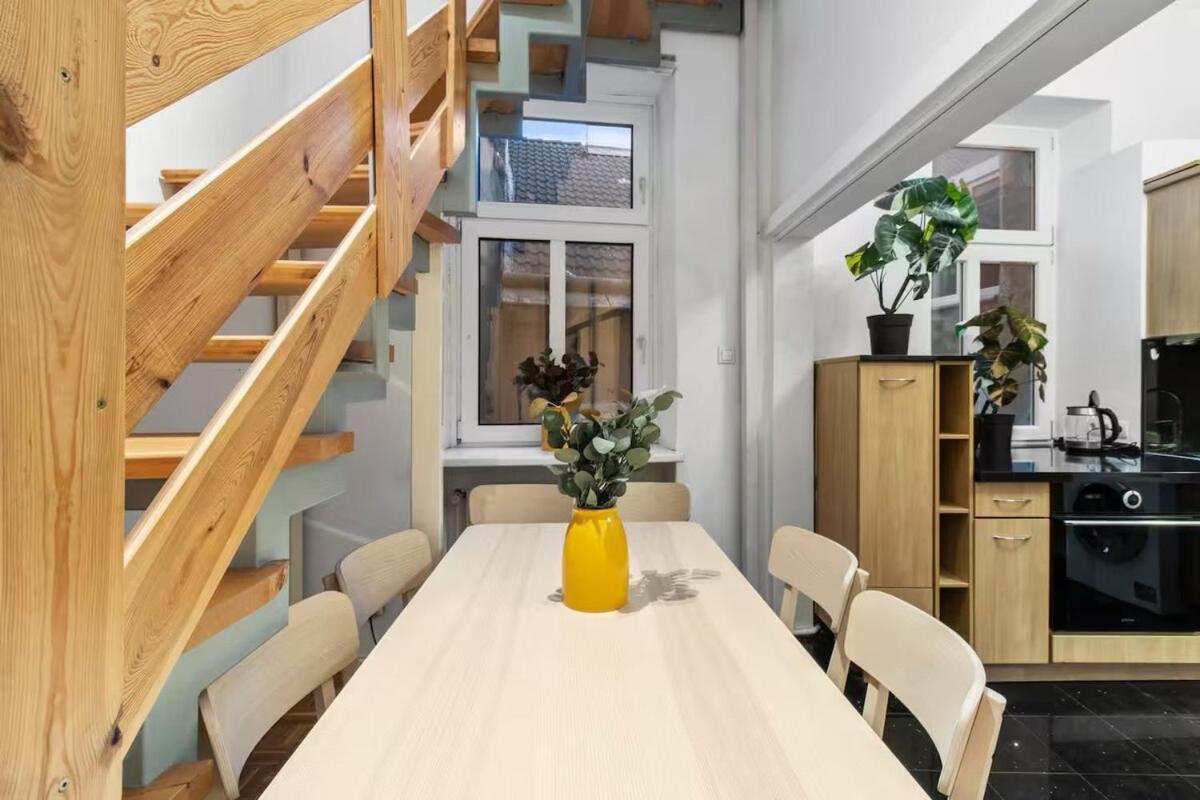 For Big Groups I Wifi I 5 Min To Subway Apartment