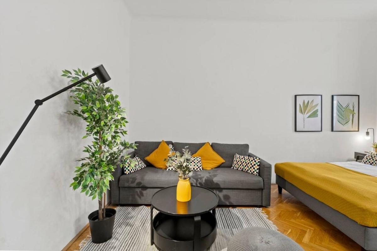 For Big Groups I Wifi I 5 Min To Subway Apartment