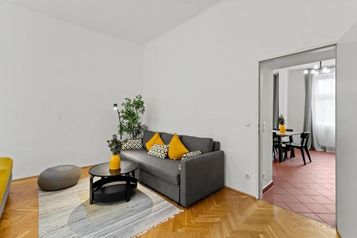 Apartment For Big Groups I Wifi I 5 Min To Subway *